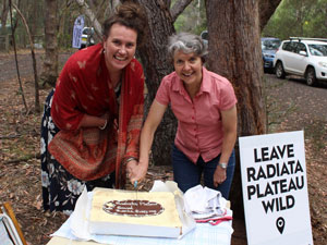 Trish Doyle MP and Society President Tara Cameron